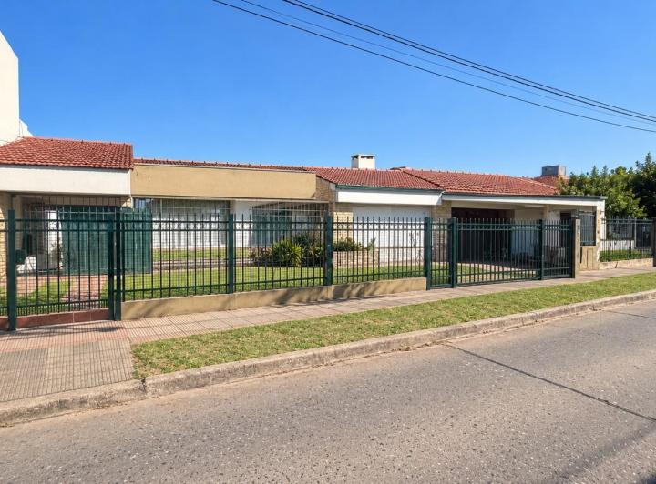 Casa · 116m² · 6 Ambientes · 1 Cochera
