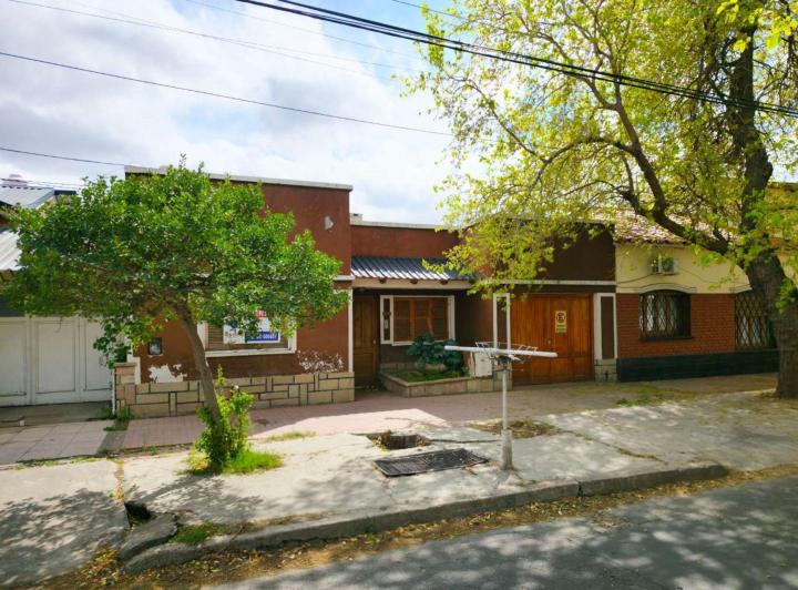 Casa · 152m² · 6 Ambientes · 1 Cochera
