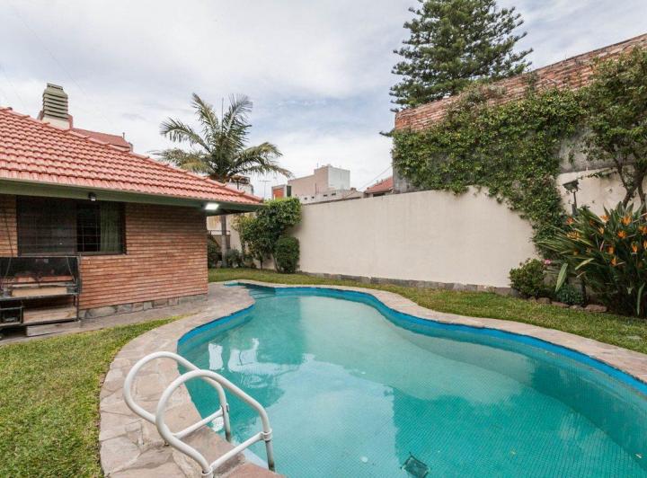 Casa · 373m² · 5 Ambientes · 1 Cochera