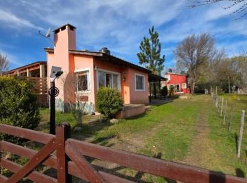Quinta vacacional · 155m² · 2 Ambientes · 2 Cocheras · 2 Cabañas Venta Villa Yacanto Vistas Exclusivas Seguridad Jardin Patio Buenas Vistas Escritura Luz a