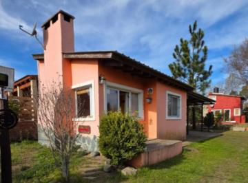 Quinta vacacional · 155m² · 2 Ambientes · 2 Cocheras · 2 Cabañas Venta Villa Yacanto Vistas Exclusivas Seguridad Jardin Patio Buenas Vistas Escritura Luz a
