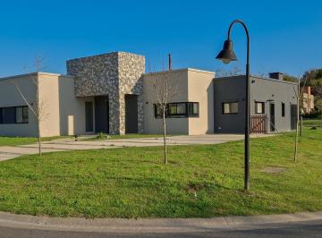 Casa · 169m² · 4 Ambientes · 4 Cocheras · Venta Casa a Estrenar en 1 Planta. Lote en Esquina. El Cazal Barrio Nautico, Escobar, Zona Norte, Gba