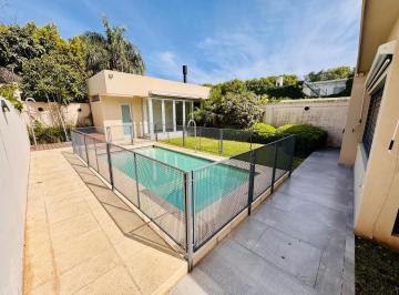 Casa · 241m² · 8 Ambientes · 3 Cocheras · Casa Alquiler Alberdi Residencial