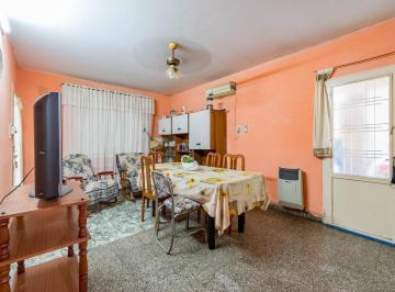 Casa · 100m² · 5 Ambientes · Venta - Dos Casas - Alberdi, Rosario