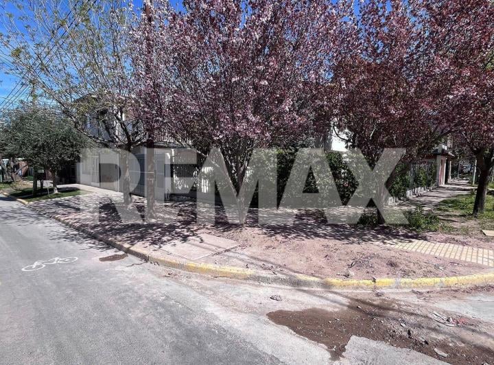 Casa · 449m² · 4 Ambientes · 2 Cocheras
