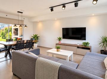 Casa · 118m² · 4 Ambientes · 1 Cochera · Casa en Decs Tortugas