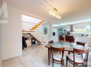 Casa · 236m² · 5 Ambientes · 2 Cocheras · Casa en Ringuelet