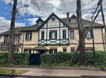 Casa · 483m² · 10 Ambientes · 3 Cocheras · Chalet Ingles en Venta Barrio Parque Aguirre Acassuso 6 Dorm.