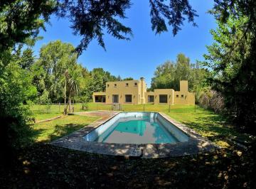 Casa · 170m² · 4 Ambientes · 2 Cocheras · Venta Casa 4 Ambientes Francisco Alvarez C Pileta