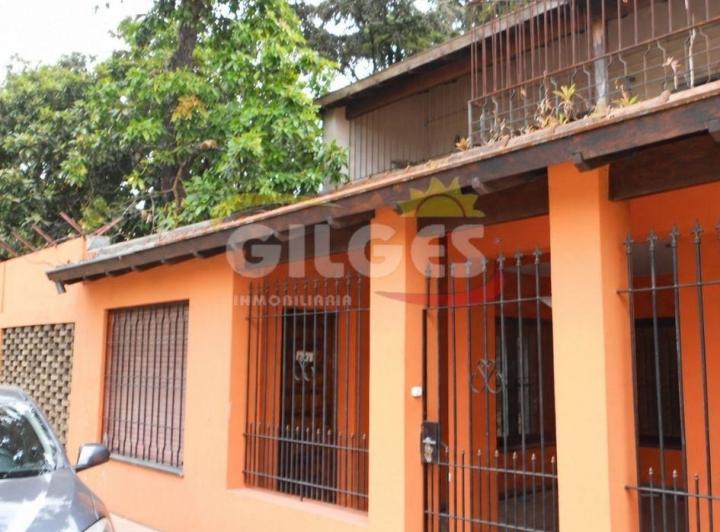 Casa · 130m² · 5 Ambientes · 2 Cocheras