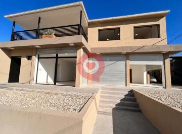 Local comercial · 270m² · 7 Ambientes · 5 Cocheras · Venta de 2 Locales Comerciales y Dos Dptos de 1 Dormitorio con Garaje