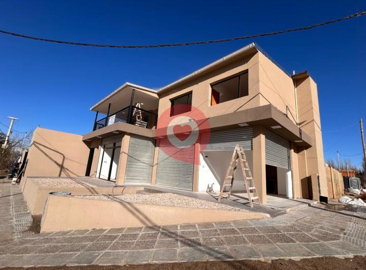 Local comercial · 270m² · 7 Ambientes · 5 Cocheras