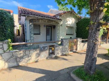 Casa de 1 ambiente, Vicente López · Casa Tipo Chalet con Una Segunda Vivienda Al Fondo en Olivos