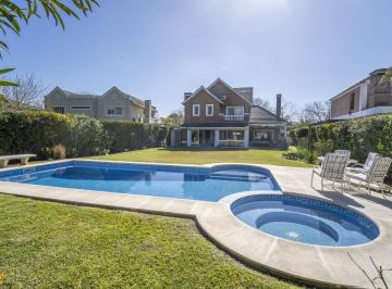 Casa · 205m² · 5 Ambientes · 4 Cocheras · Casa en Venta de 5 Ambientes en El Barrio Septiembre, Escobar, Gba Norte