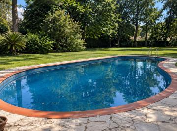 Quinta vacacional · 200m² · 3 Dormitorios · 1 Cochera · Gran Quinta con Pileta en Cañuelas 2566 m² Totales!
