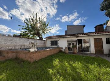 Casa · 108m² · 5 Ambientes · 1 Cochera · Venta Casa 5 Amb Quilmes Pileta Apto Credito