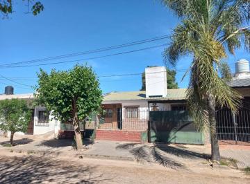 Casa · 120m² · 6 Ambientes · 1 Cochera · Venta Casa 3 Dorm Houssey 558 B° Guemes - San Pedro