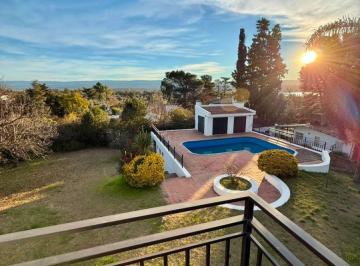 Casa de 1 ambiente, Villa Carlos Paz · Casa en Venta en Costa Azul Norte, con Pileta y Vista Al Lago