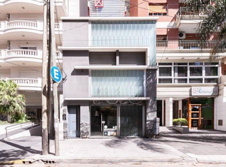 Local comercial · 205m²