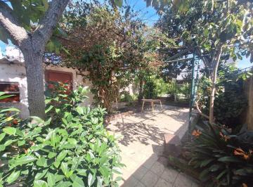 Casa · 160m² · 4 Ambientes · 1 Cochera · Casa 2 Dorm. a Refaccionar con Patio | Ensenada