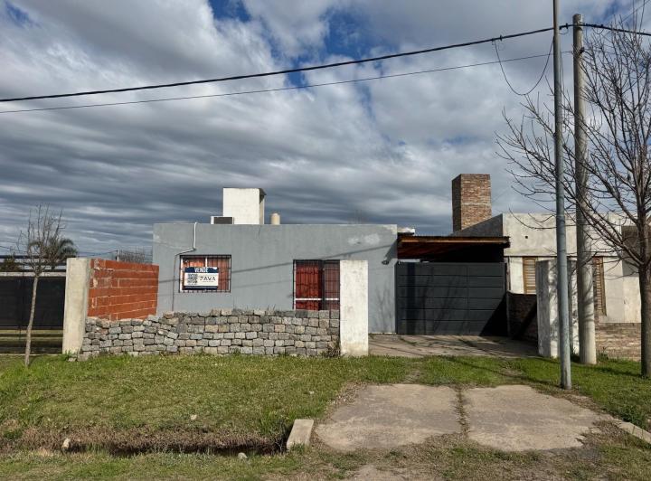 Casa · 70m² · 3 Ambientes · 2 Cocheras