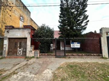 Casa · 214m² · 5 Ambientes · 1 Cochera · Casa - Roque Saenz Peña