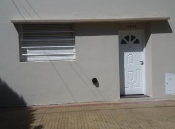 Casa de 3 ambientes, La Plata · Particular Alquila Casa Dos Dorm. con Placard, Sin Expensas
