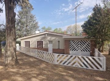 Casa · 130m² · 5 Ambientes · 1 Cochera · Casa Venta Santa Rosa de Calamuchita a 50 m del Rio Luz y Agua Amueblada