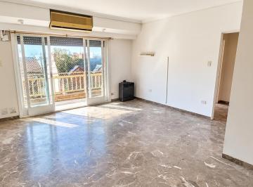 PH · 65m² · 3 Ambientes · Luminoso PH, 2do Piso por Escalera C/ Balcón y Terraza Compartida - Villa del Parque