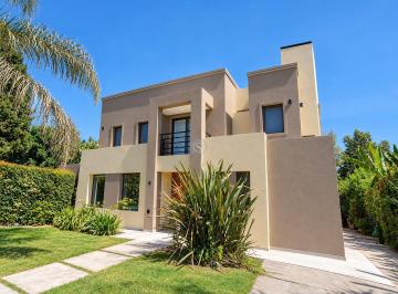 Casa · 200m² · 5 Ambientes · Casa en Alquiler en Mapuche Country Club, Pilar, G. B. a. Zona Norte