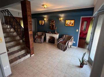 Espléndido Depto Tipo Casa 5 Amb, en Excelente Ubicación, a m de Av Yrigoyen - 1 · Espléndido Depto Tipo Casa 5 Amb, en Excelente Ubicación, a m de Av Yrigoyen