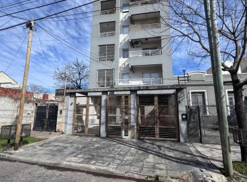 Hermoso Departamento 2 Ambientes con Balcón, en Centro de Lanús, Muy Luminoso - 1 · Hermoso Departamento 2 Ambientes con Balcón, en Centro de Lanús, Muy Luminoso