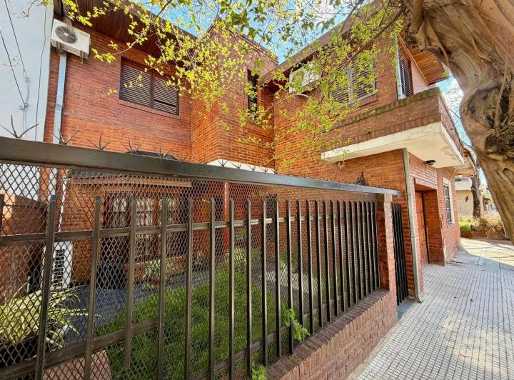 Casa · 230m² · 5 Ambientes
