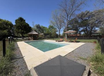 Casa · 150m² · 4 Ambientes · 2 Cocheras · Alquiler Temporario. Increible Casa en Barrio Parque Exaltación Sobre Lote de 3000 Mt. 3 Dorm..