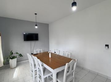 Casa · 90m² · 3 Ambientes · 1 Cochera · Casa 2 Dorm. con Garaje