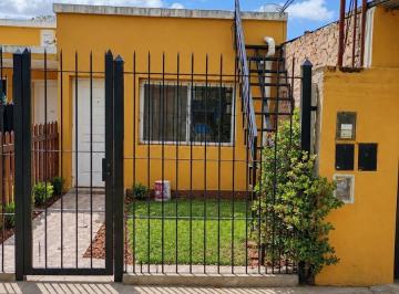 Casa de 2 ambientes, Almirante Brown · Casa en Alquiler, Dos Ambientes con un Pequeño Patio, en Rafael Calzada.