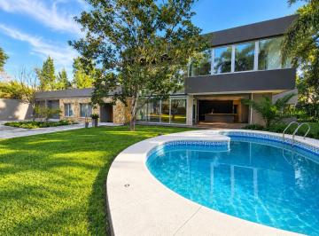 Casa · 420m² · 5 Ambientes · 3 Cocheras · Casa 5 Ambientes con Parque y Pileta - Ituzaingo Norte