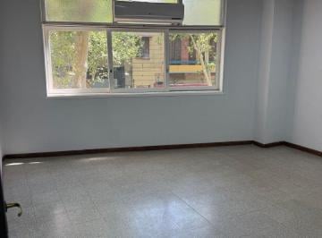 Local comercial de 4 ambientes, Ciudad de Mendoza · Oficina en Alquiler en Galería Bamac
