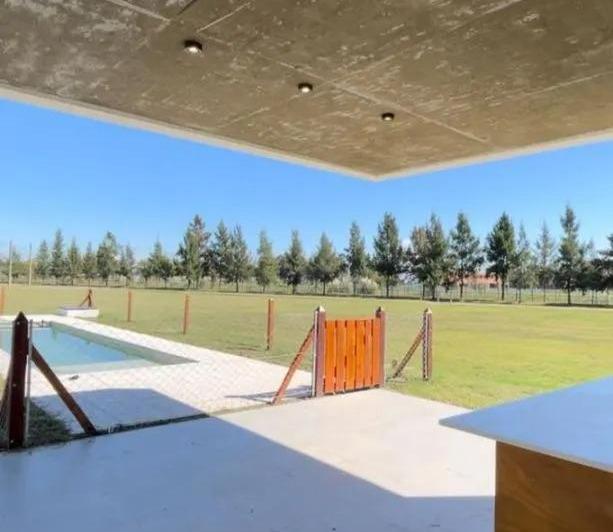 Casa · 160m² · 4 Ambientes · 2 Cocheras