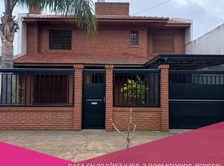 Casa · 212m² · 6 Ambientes · 2 Cocheras
