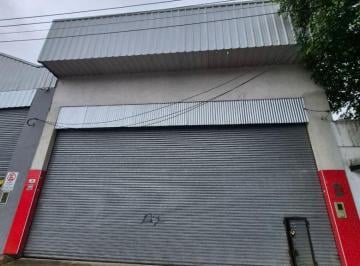 Bodega-Galpón de 4 ambientes, Quilmes · Galpon 400 m² Sobre Av Mosconi y Andrade - Quilmes Oeste.