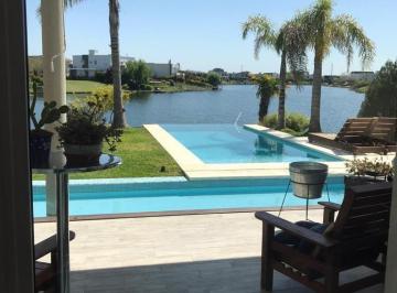Casa · 389m² · 7 Ambientes · 2 Cocheras · Casa en Alq. Temporario en Los Lagos, Nordelta, Tigre
