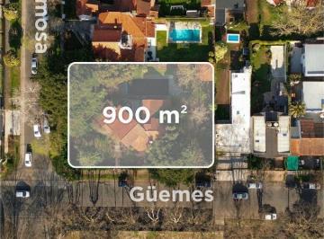 Casa · 322m² · 5 Ambientes · 2 Cocheras · Casa en Guemes