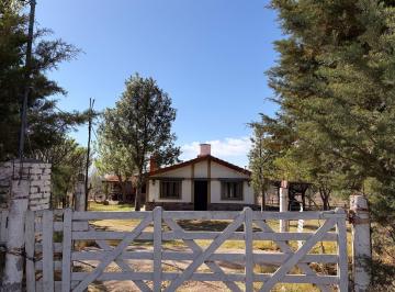 Quinta vacacional · 110m² · 2 Dormitorios · 1 Cochera · Quinta en Venta - La Paz Mendoza - 2ha 2574 m²