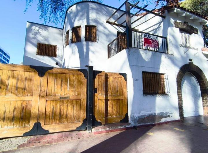 Casa · 150m² · 4 Ambientes · 2 Cocheras