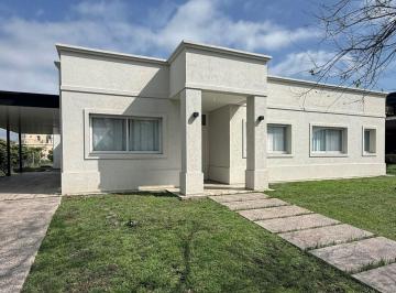 Casa · 160m² · 5 Ambientes · 2 Cocheras · Casa en Venta Ubicado en Haras Santa Maria, Escobar, G. B. a. Zona Norte
