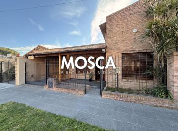 Casa · 130m² · 3 Ambientes · 1 Cochera · Casa en Moreno en Alquiler