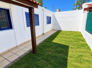 Casa · 70m² · 3 Ambientes · Casa en Alquiler 2 Habitaciones en Barrio Jardin