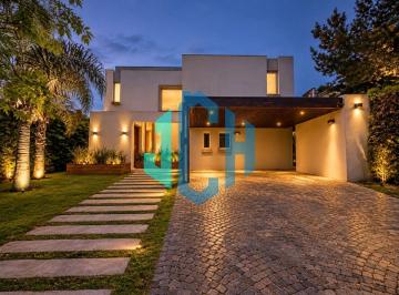 Casa de 7 ambientes, Tigre · Casa a La Laguna - Unica por Orientacion – Sector Isla Central