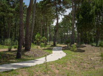 Terreno · 1065m² · Lote en Venta en Barrio Bosques